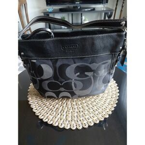 Coach Zoe Black Signature Handbag Purse Hobo Zipper Closure Buckles